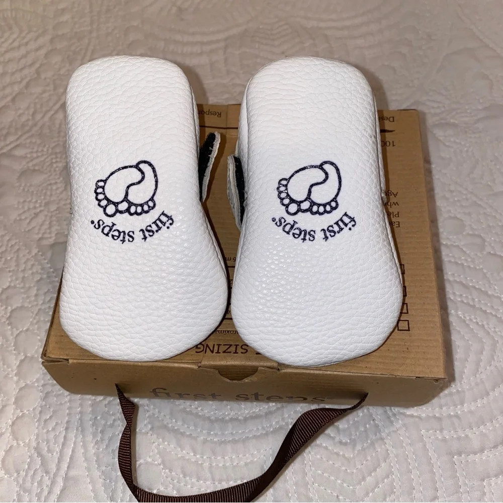 First Steps baby girls white moccasins - Picture 4 of 10